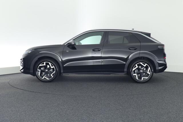 Volkswagen T-Roc 1.5 eTsi 150pk DSG R-Line First Edition Trekhaak Camera Keyless Stoelverwarming Virtual Cockpit Carplay