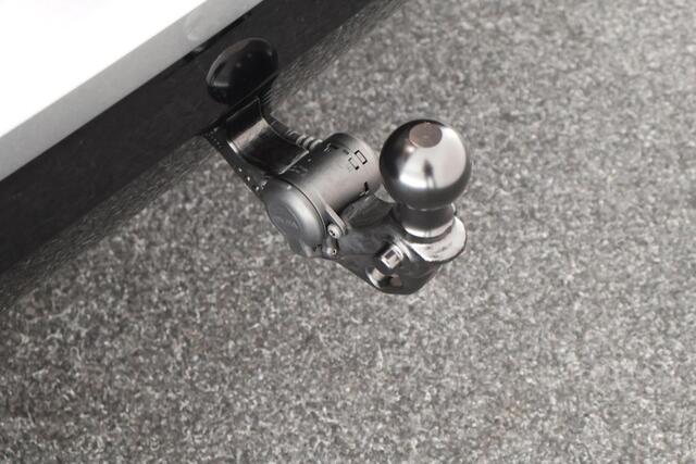 Volkswagen T-Roc 1.5 eTsi 150pk DSG R-Line First Edition Trekhaak Camera Keyless Stoelverwarming Virtual Cockpit Carplay