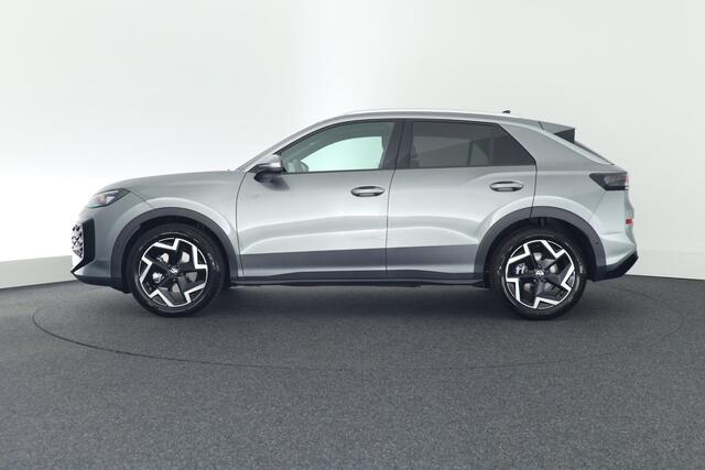 Volkswagen T-Roc 1.5 eTsi 150pk DSG R-Line First Edition Trekhaak Camera Keyless Stoelverwarming Virtual Cockpit Carplay