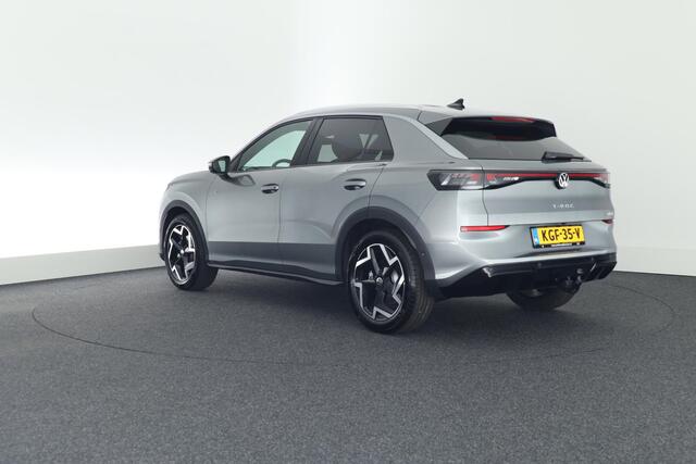 Volkswagen T-Roc 1.5 eTsi 150pk DSG R-Line First Edition Trekhaak Camera Keyless Stoelverwarming Virtual Cockpit Carplay