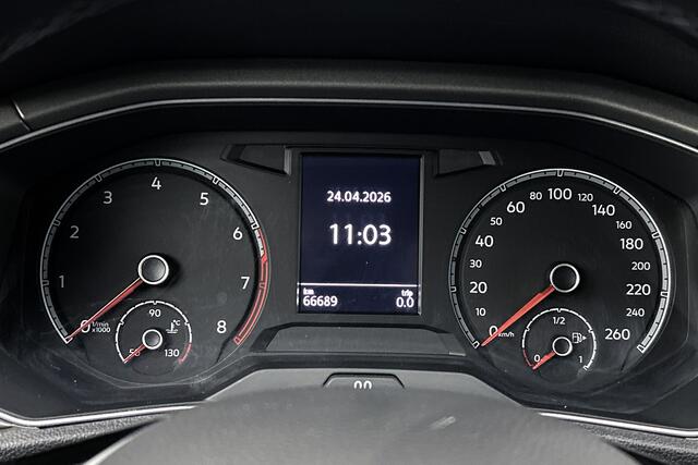 Volkswagen T-Roc 1.0 TSI Style | Camera | Adaptieve cruise control | Apple Carplay | Airco | Parkeersensoren