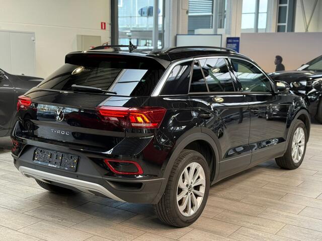 Volkswagen T-Roc 1.5 TSI Life Edition | AUTOMAAT | Adapt. Cruise | Clima | Camera | LED | Navi | Fabrieksgarantie t/m 03-2029 |