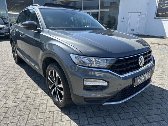Volkswagen T-Roc 1.5 TSI IQ Drive Panorama Carplay Trekhaak