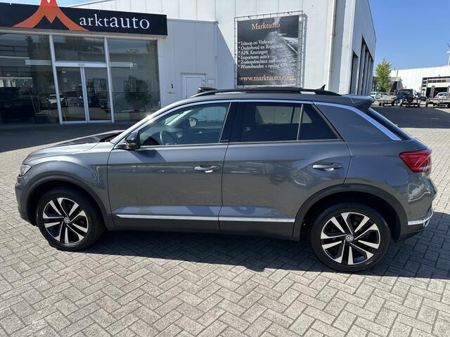 Volkswagen T-Roc 1.5 TSI IQ Drive Panorama Carplay Trekhaak