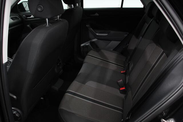Volkswagen T-Roc 1.5 TSI 150pk DSG Style Team | Navigatie | Climate Control | DAB | Adaptive Cruise control | Elektrisch bedienbare achterklep |