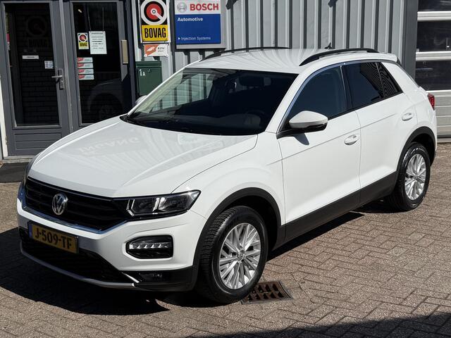 Volkswagen T-Roc 1.0 TSI Style | TREKHAAK | CAMERA | CARPLAY | STOEL/STUUR VERW. |