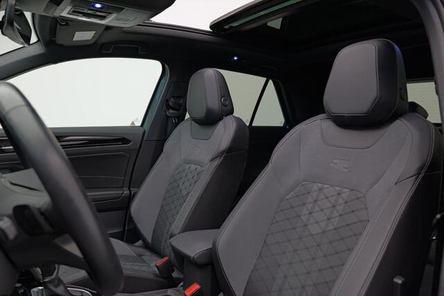 Volkswagen T-Roc 1.5 TSI Life Business |Pano|3xR-Line|Keyless|Carbon|