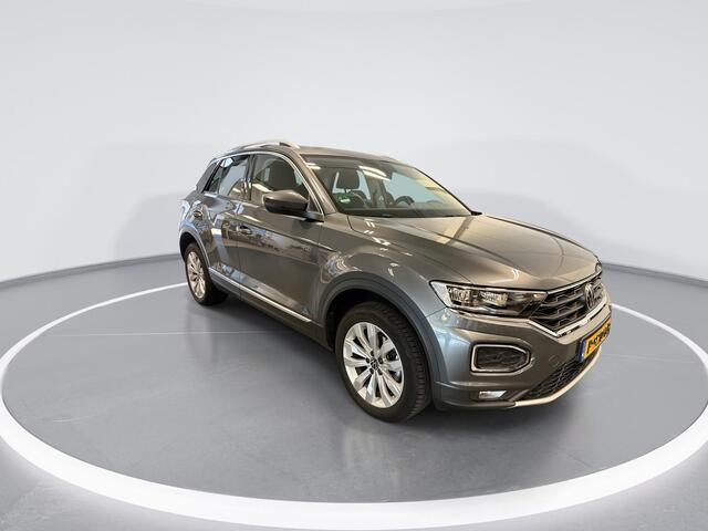 Volkswagen T-Roc 1.5 TSI 150pk DSG Sport · Camera · Afneembare Trekhaak · Dodehoeksensor · Keyless · Elek. Achterklep · Stuur- & Stoelverwarming · ACC ·