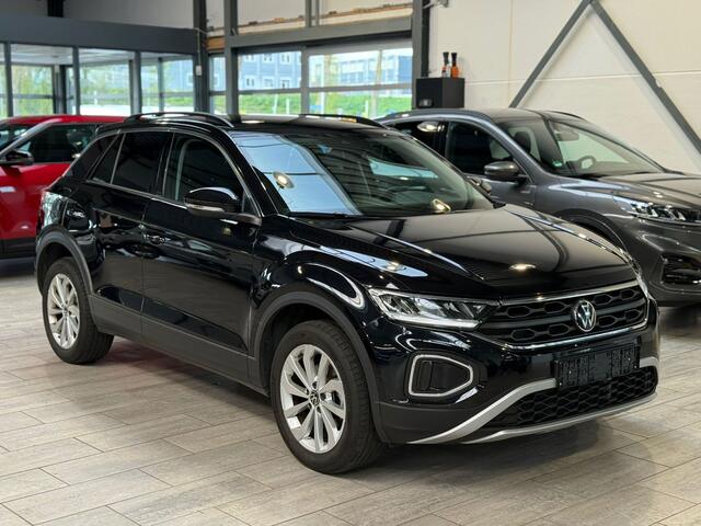 Volkswagen T-Roc 1.5 TSI Life Edition | AUTOMAAT | Adapt. Cruise | Clima | Camera | LED | Apple carplay // Android auto | Fabrieksgarantie t/m 03-2029 |