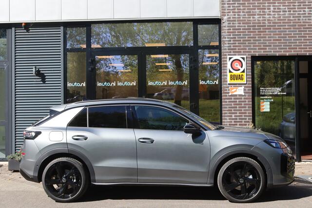 Volkswagen T-Roc 1.5 eTsi R-Line Black Style Pano/IQ.Light/Keyless/Camera/ACC/Elek. klep/20"/Trekhaak wegkl.