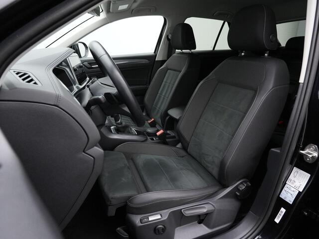Volkswagen T-Roc 1.5 TSI 150 pk DSG Style | Trekhaak | Stoelverwarming | Navigatie | Massage
