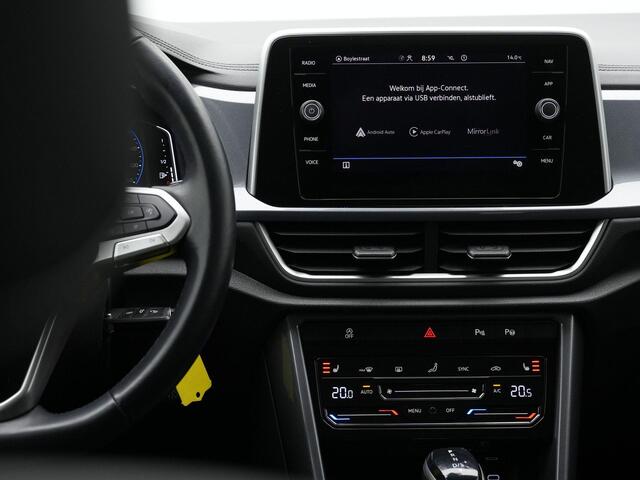 Volkswagen T-Roc 1.5 TSI 150 pk DSG Style | Trekhaak | Stoelverwarming | Navigatie | Massage