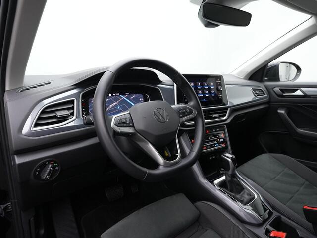 Volkswagen T-Roc 1.5 TSI 150 pk DSG Style | Trekhaak | Stuur-/stoelverwarming | Adaptive Cruise | Navigatie | Parkeersensoren voor/achter