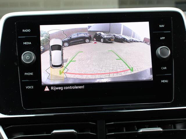 Volkswagen T-Roc 1.5 TSI 150pk DSG R-Line Navigatie Apple Carplay/Android Auto Parkeersensoren Camera Adaptive Cruise Control Elektrische achterklep Stoel- en stuurverwarming Climate Control Ledverlichting Virtual Cockpit