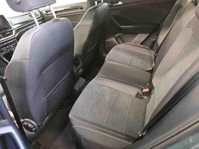 Volkswagen T-Roc 2.0 TSI 4Motion R-Line Panoramadak| Virtual Cockpit| Carplay/Android| Achteruitrijcamera| Standkachel| Stoel&Stuurverwarming|