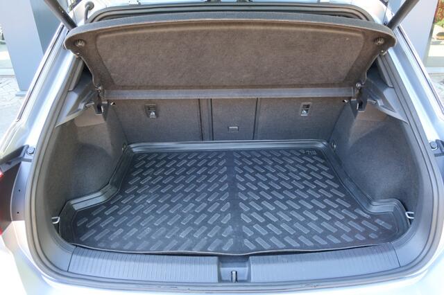 Volkswagen T-Roc 1.5 TSI R-Line, Keyless Voll, Camera, CarPlay/Android, Dodehoek det, etc.