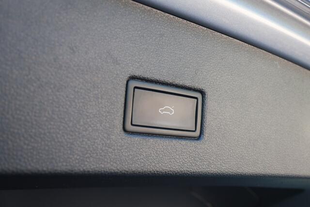Volkswagen T-Roc 1.5 TSI R-Line, Keyless Voll, Camera, CarPlay/Android, Dodehoek det, etc.