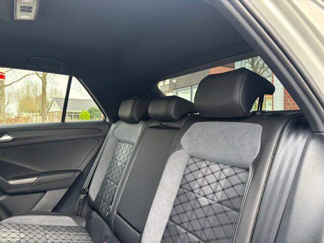 Volkswagen T-Roc 1.5 TSI R-Line Business+ IQ LIGHT | CAMERA | BLIND SPOT | ACC | STOEL- EN STUURVERWARMING