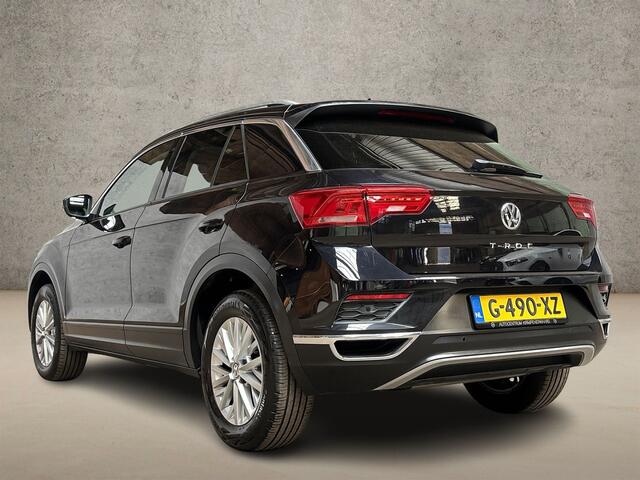 Volkswagen T-Roc 1.0 TSI Sport (PANORAMADAK, VIRTUAL COCKPIT, APPLE CARPLAY, GROOT NAVI, LED KOPLAMPEN, SPORTSTOELEN, ADAPTIVE CRUISE, PARKEERSENSOREN, NIEUWE APK, NIEUWSTAAT)