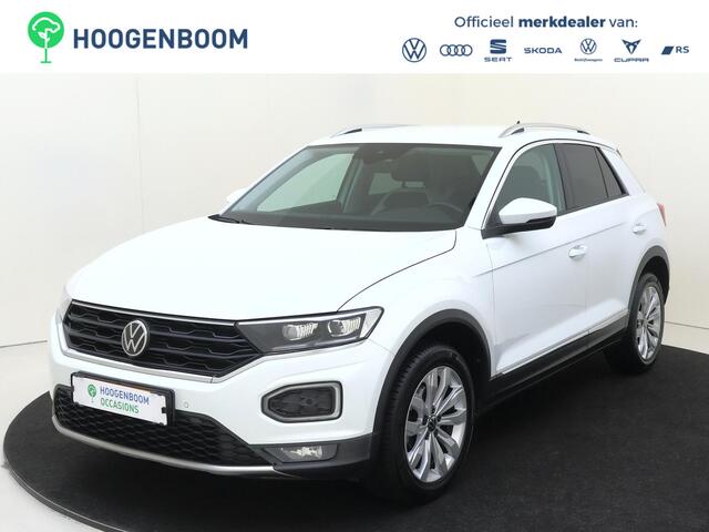 Volkswagen T-Roc 1.5 TSI Sport | Adaptieve cruise control | Dodehoek detectie | Keyless | Achteruitrijcamera | Navigatie | Digital cockpit Pro | Elektrische achterklep |