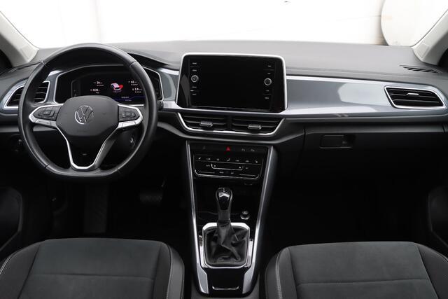 Volkswagen T-Roc 1.5 TSI Style 150pk DSG7 | Carplay | Stoelverwarming | Sensoren | IQ. Drive | Navi