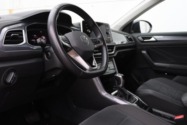 Volkswagen T-Roc 1.5 TSI Style 150pk DSG7 | Carplay | Stoelverwarming | Sensoren | IQ. Drive | Navi