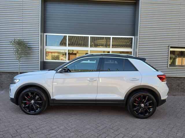 Volkswagen T-Roc | Pano dak | Carplay | Trekha 1.5 TSI Sport BnsR