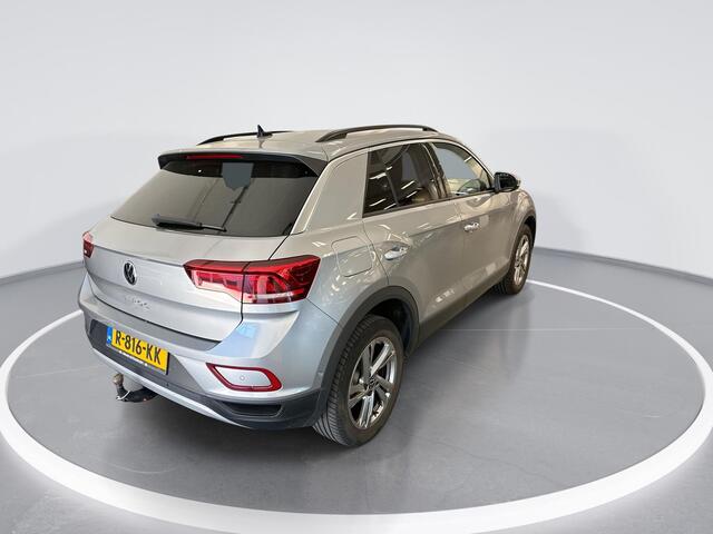 Volkswagen T-Roc 1.5 TSI 150pk DSG Life 75 Edition · Camera · Apple/Android Car Play · Trekhaak · Navigatie · P-Sensoren · Park Assist · 17'' Inch ·