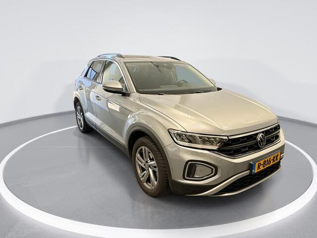 Volkswagen T-Roc 1.5 TSI 150pk DSG Life 75 Edition · Camera · Apple/Android Car Play · Trekhaak · Navigatie · P-Sensoren · Park Assist · 17'' Inch ·