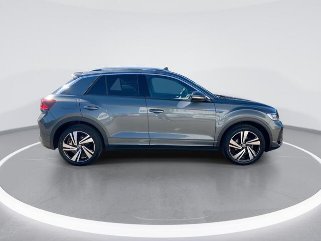 Volkswagen T-Roc 1.5TSI/150PK R-Line DSG · Panoramadak · Navigatie · Trekhaak · Apple/Android Car Play · Stoelverwarming ·