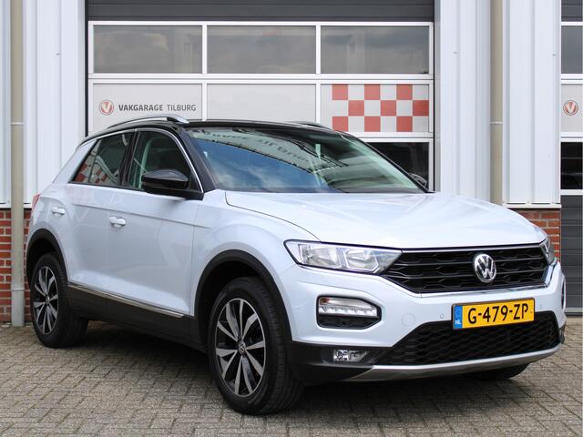 Volkswagen T-Roc 1.5 TSI 150PK Style Business Automaat /NAVI/ACC/Camera/PDC/LED/17'LM/DAB+/Apple carplay/Lane assist/NAP! 1e eig!