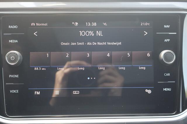 Volkswagen T-Roc 2.0 TSI 4Motion Sport - NL- Auto!! Stoelverw I Adap Cruise I Pano -- Tweede Pinksterdag geopend van 11.00 t/m 16.00 --