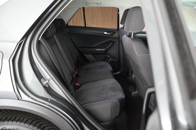 Volkswagen T-Roc 1.0 TSI 110pk Style Trekhaak LED Virtual Cockpit Navigatie