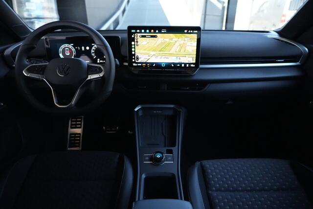 Volkswagen T-Roc 1.5 eTsi R-Line Edition 150pk Navigatie/Stoelverwarming/Camera
