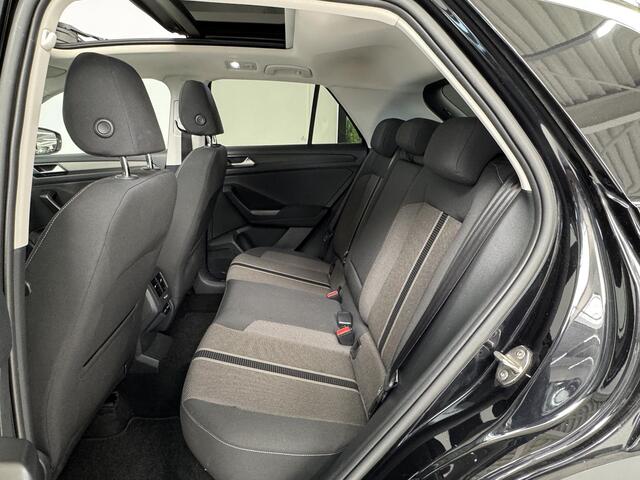 Volkswagen T-Roc 1.5 TSI Style Business | Panoramadak | Navigatie | Climate Control | Elektrische Achterklep |