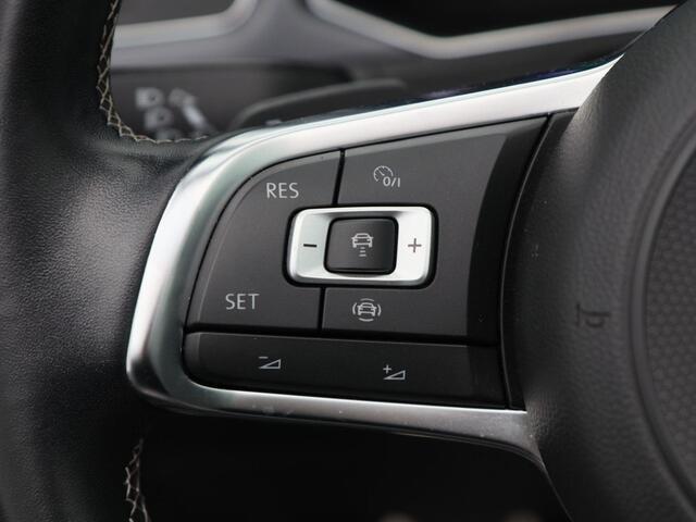 Volkswagen T-Roc Cabrio 1.5 TSi 150 Pk Automaat R-Line | Stoelverwarming | Camera | Adaptive Cruise | Carplay | 19 Inch | 26.727 Km !!