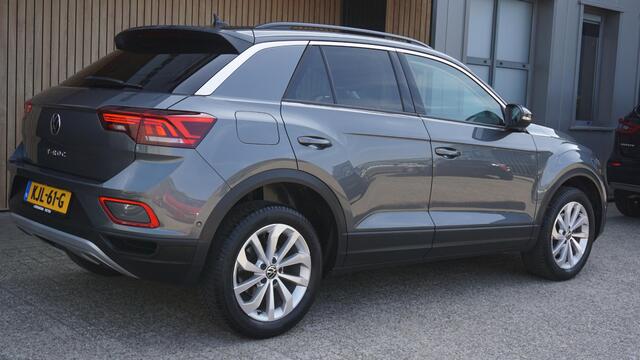 Volkswagen T-Roc 1.5 TSI 150pk DSG Life Business *Facelift* Virtual App-Connect 17inch LM Stoelverwarming *Zeer Nette T-Roc* 45226km!
