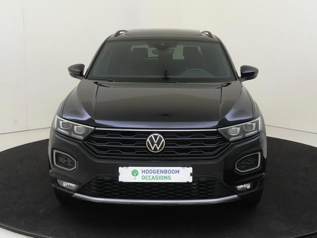 Volkswagen T-Roc 1.5 TSI Sport | Panoramadak | Black style | Keyless | Digital cockpit Pro | Achteruitrijcamera | Navigatie | Stoelverwarming |