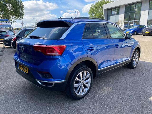 Volkswagen T-Roc 1.0 TSI Style | 115PK | Navigatie | Cruise Control | Park Assist
