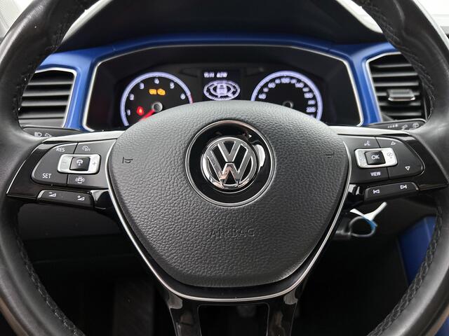 Volkswagen T-Roc 1.0 TSI Style Bus. R-line Stoelverwarming, ACC,