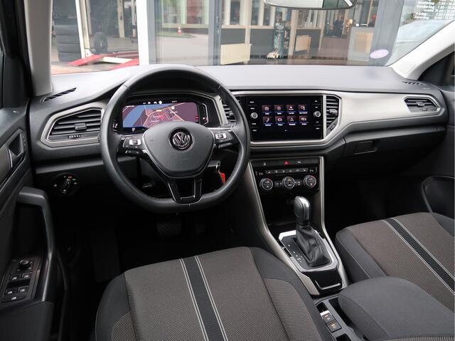 Volkswagen T-Roc 1.5 TSI Style Business | Virtual | 17 inch velgen | Trekhaak | Led