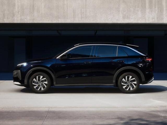 Volkswagen T-Roc Limited Edition 1.5 eTSI 85 kW / 116 PK SUV 7 vers / Getinte ramen / Carplay / 16 Inch