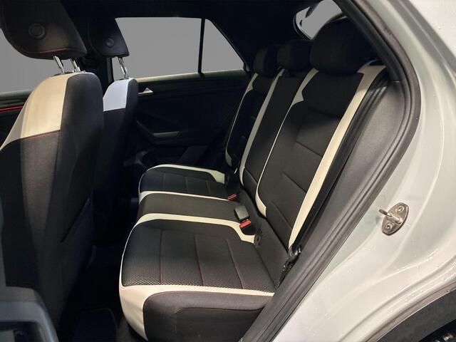 Volkswagen T-Roc 1.5 TSI 150pk DSG Sport · Camera · Apple/Android Car Play · Elek. Achterklep · Stoelverwarming · Cruise Control · Navigatie ·