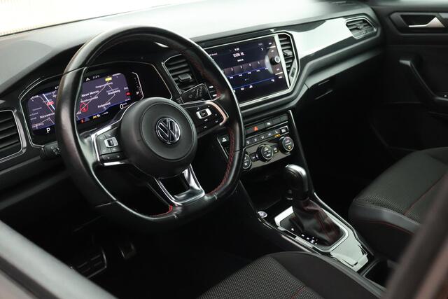 Volkswagen T-Roc 1.5 TSI 150pk DSG Sport Trekhaak Virtual cockpit Keyless Camera Stoelverwarming Navigatie