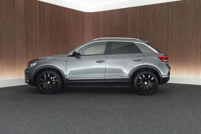 Volkswagen T-Roc 1.5 TSI 150pk DSG Sport Trekhaak Virtual cockpit Keyless Camera Stoelverwarming Navigatie