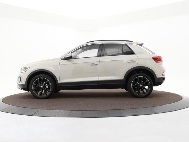 Volkswagen T-Roc 1.5 TSI 150pk DSG Life · Trekhaak · Stoelverwarming · Apple/Android Car Play · Navigatie · 18'' Velgen ·