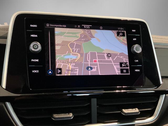 Volkswagen T-Roc 1.5TSI/150PK R-Line DSG · Navigatie · Apple/Android Car Play · Parkeersensoren · Garantie t/m 13-11-2027 of 100000km