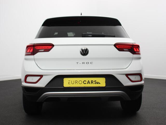 Volkswagen T-Roc 1.0 TSI 110pk Move Navigatie Apple Carpla/Android Auto Digitale Cockpit Climate Control Lichtmetalen velgen Dab