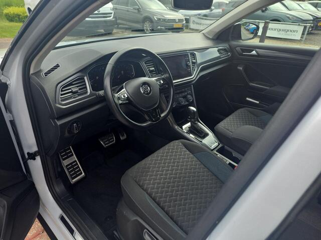 Volkswagen T-Roc 1.5 TSI Sport | 150Pk | Automaat | IQ Light | Trekhaak | 19Inch |