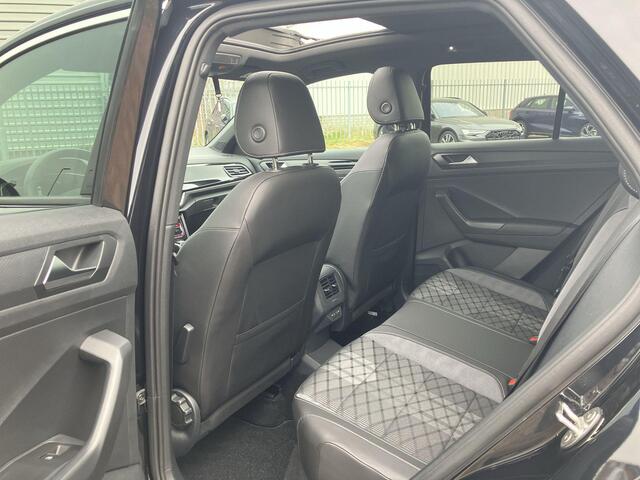 Volkswagen T-Roc 1.5TSI/150PK R-Line DSG · Panoramadak · Trekhaak · Camera + Parkeersensoren · Stoelverwarming · Garantie t/m 17-12-2026